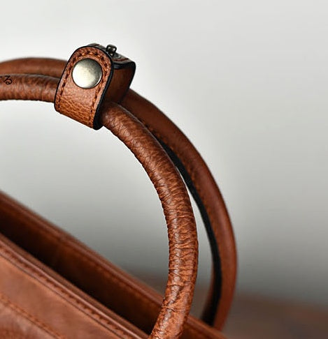 Bolso de Cuero Hecho a Mano – Curtido Vegetal con Costuras Artesanales y Gran Capacidad